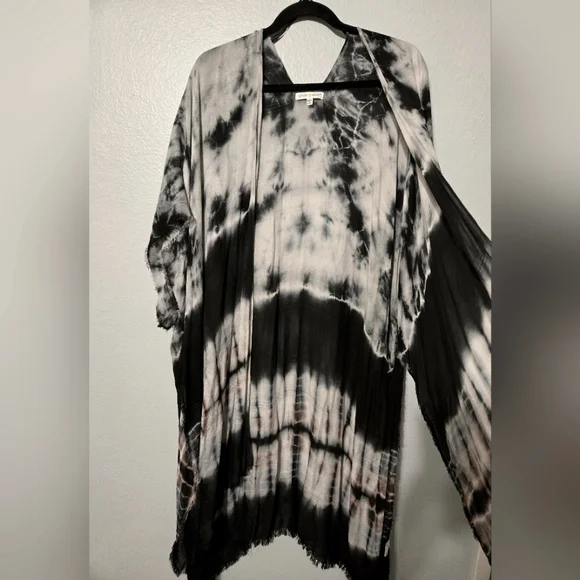 WOVEN HEART Black White Tie-Dye Kimono Beach Cover Up Raw Hem One Size - Picture 9 of 14